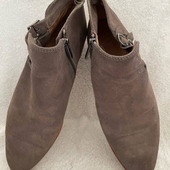 FRYE beige suede short boots - Picture 1 of 3